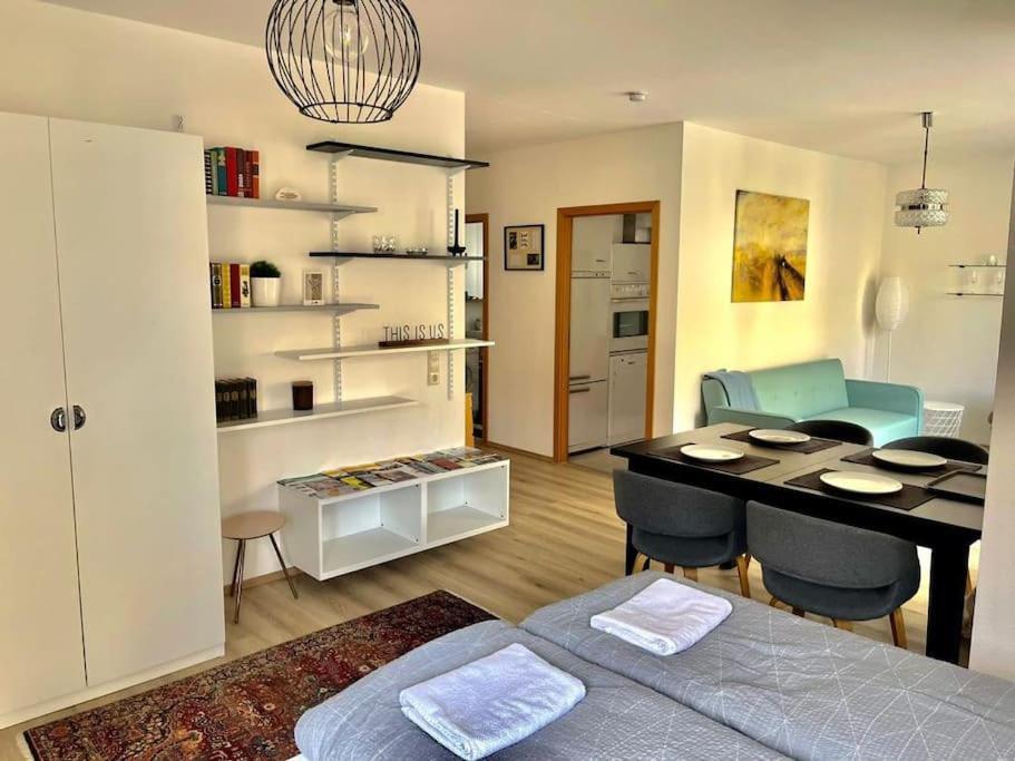 Sonniges Apartment In Ruhiger Und Zentraler Lage Pforzheim Exteriör bild
